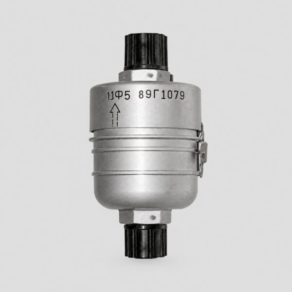11VF14 air filter reference with silver cylindrical housing and black ribbed connectors
