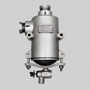 811B fuel filter with housing, upper fitting, side connection, retaining bracket and lower valve