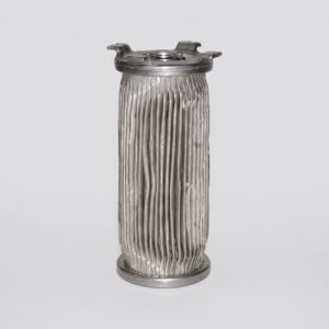 8D2.966.022-7 filter element with pleated mesh, metal end caps and upper mounting lugs